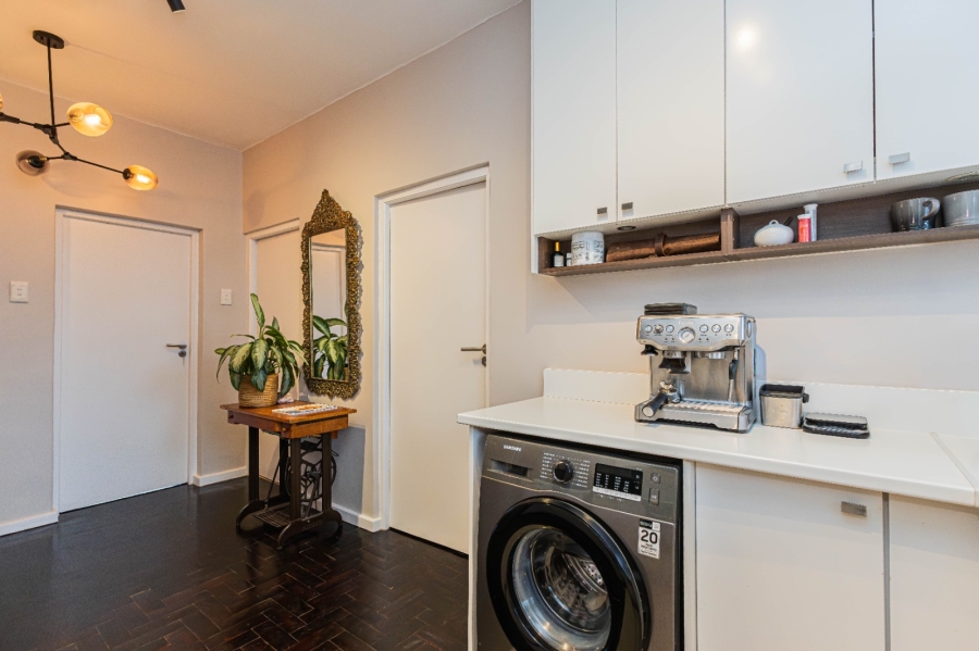 To Let 2 Bedroom Property for Rent in Sea Point Western Cape